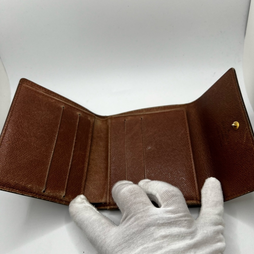 GUC Louis Vuitton Monogram Bifold Wallet - Picture 4 of 8